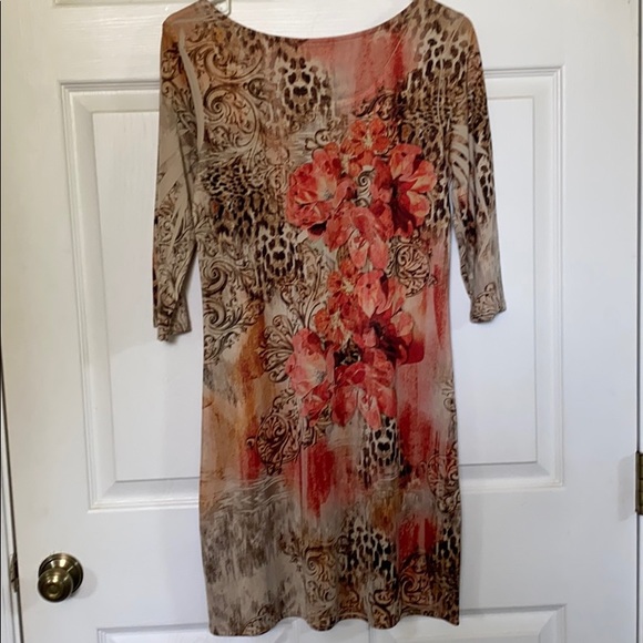 Lightweight dress. Dress up or wear it casually! - Picture 3 of 7